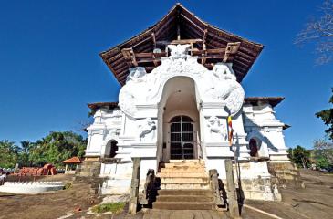 The front entrance of the Lankatilaka Vihara from the east, with a breathtaking view.  