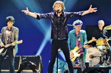 Mick Jagger shows no sign of old age on stage