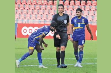 Referee Feras Taweel officiating in the match between Sri Lanka and Bangladesh (Pic by Prince Gunesekere)