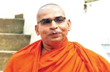 Chief Incumbent of Sri Sakkyasinharamaya Ancient Buddhist Temple, Hettipola, Kurunegala Ven. Bebalagama Rathanapala Thera.