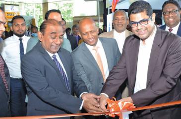 Deputy High Commissioner, Indian High Commission, Vinod Jacob and CIOB President Dr. Rohan Karunratne at the opening