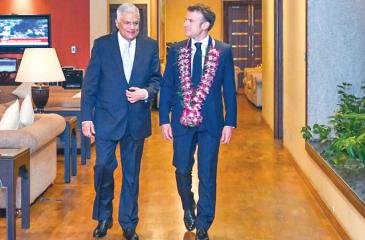 Presidents Ranil Wickremesinghe and Emmanuel  Macron  meeting in Colombo 