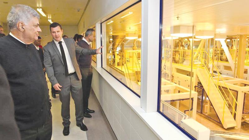 Prime Minister Ranil Wickramesinghe at Fonterra’s Te Rapa factory