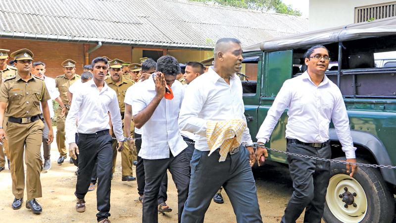 The convicts being taken to prison (Pic: Saman Sri Wedage)