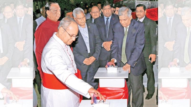 Prime Minister Ranil Wickremesinghe and Archbishop of Colombo Malcolm Cardinal Ranjith open the Tourist Fest 2016 at the Arcade Independence Square on December 20. Pic: Marlon Karunaratne