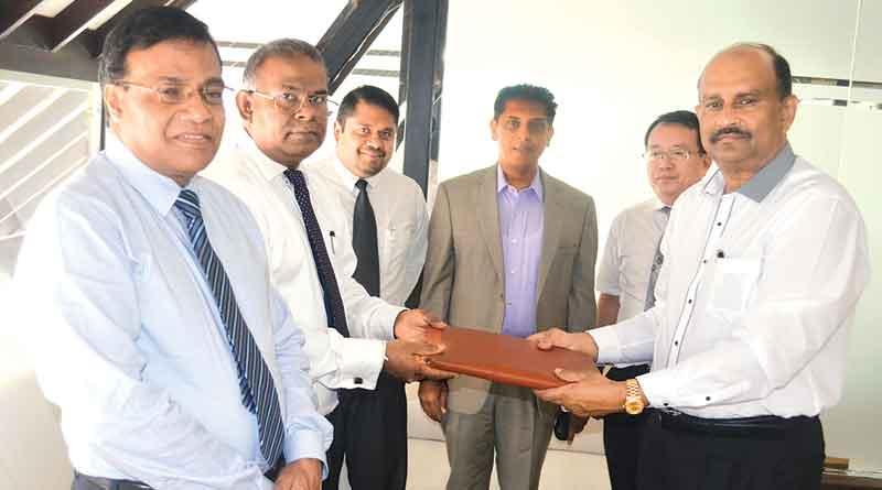 From left: Priya Jayawardane, Chamath de Silva, Enoj Muthukumarana, Rohan Fernandopulle, Zhang Hong and Harendra Rodrigo at the hotel.     