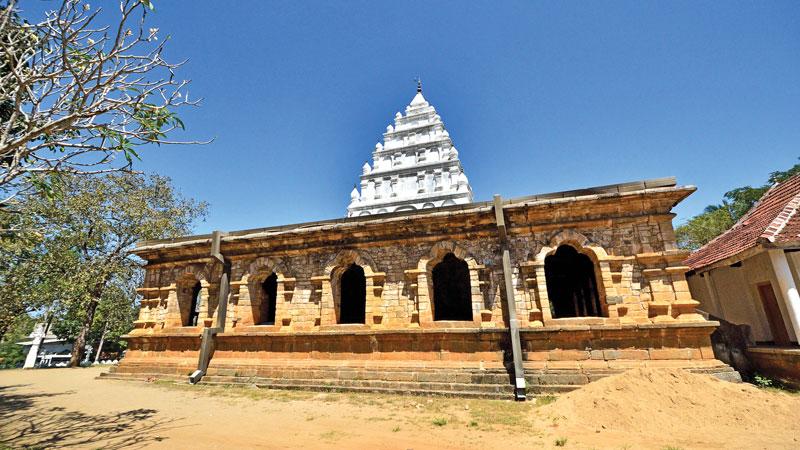 The exterior view of the Galmaduwa Vihara with its gopuram like tomb