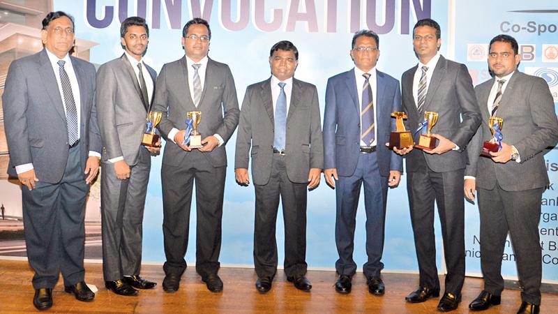 The BOC quiz team with Bank Executives