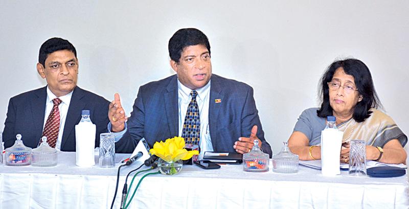 Foreign Minister Ravi Karunanayake at the press briefing.