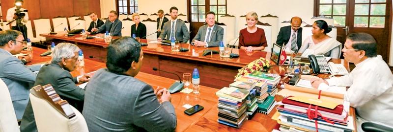 Australian Foreign Affairs Minister Julie Bishop and the team in discussion with the President and senior officials.
