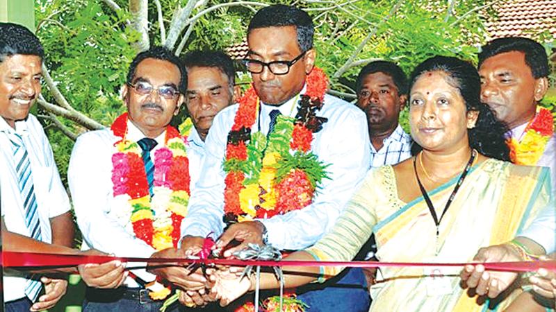 (from left): S. Manimaran – The Principal, P. Kandasamy – Divisional Education Officer (DEO), S. Vethasalam Retired DEO, K.Rajendra, Manager, Seylan Bank PLC - Batticaloa, A. Rameshkumar, Secretary, School Development Committee, I. P. Mohanraj, Manager, Seylan Bank PLC - Kalmunai, S. Udayakumaran, Executive of Seylan Bank PLC - Area Office  