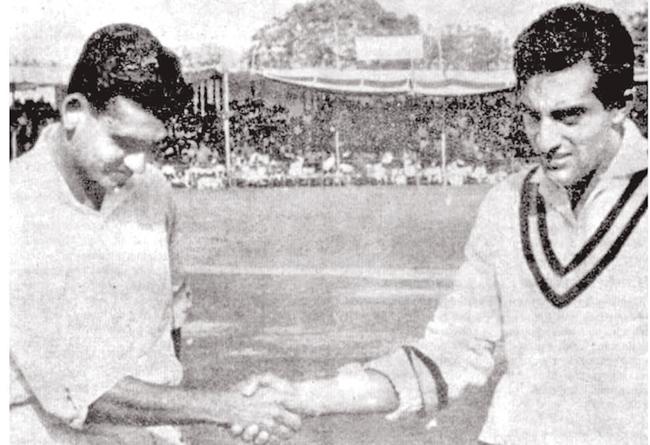 Michael Tissera (left) and Nawab of Pataudi during the toss at Sardar Patel Stadium in Ahemadabad