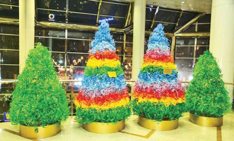 Coca-Cola and World Trade Centre “Give Back Life” in recycled Christmas décor