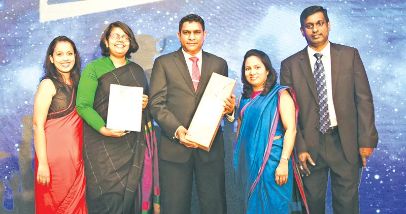 The Airtel Lanka team with the award   