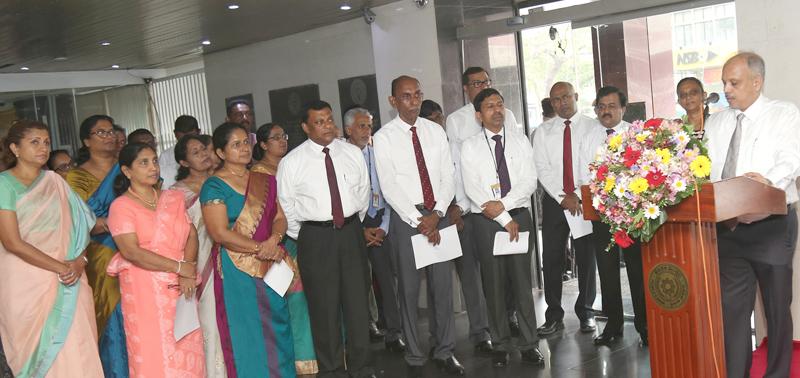 People’s Bank Chief Executive Officer/ General Manager, N. Vasantha Kumar addressing the staff  