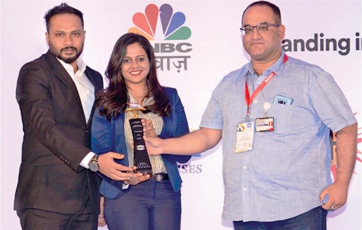 (from left) Mobitel Manager - Digital Media Jaque Perera and Mobitel Assistant Manager – Brands Jayamali Weerahandi accepting the ACEF 2018 awards for Silver Winner in Events and Promotion for Innovative Loyalty program - for Cash Bonanza 2017 Campaign for BTL on behalf of Mobitel from Mr. Avinash OZA, National Head-BTL Activation (Mahindra Tractors), he is also an advisory member for the ACEF Programs. Meanwhile the other two awards were received by the same representatives.