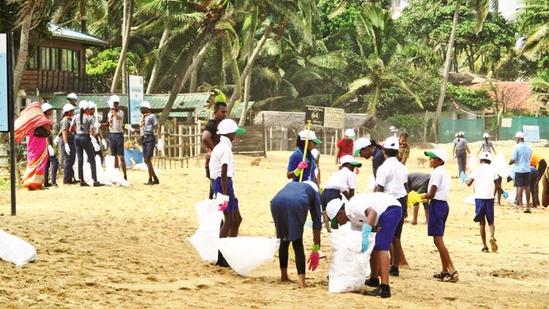 Beach clean-up 