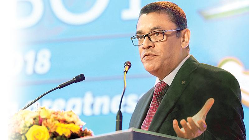 Chief guest Ranjan Madugalle addressing the audience at the 40th Observer/Mobitel Schoolboy Cricketer of the Year awards night at the Hilton Hotel    