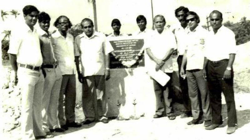 The pioneers: Vice Chancellor, Prof. S.Vidiyanandan, Dean, Faculty of Medicine, Prof. A.A.Hoover, Prof. Sivagnanasundaram, Prof. Parameswaren, Dr. Ampikapathy, Dr. Sathiyanathan, Dr. Chandrakumar, Dr. Naveenan after they laid the foundation stone for the new Faculty of Medicine building. They were determined with their commitment and contributed their best to the faculty.  