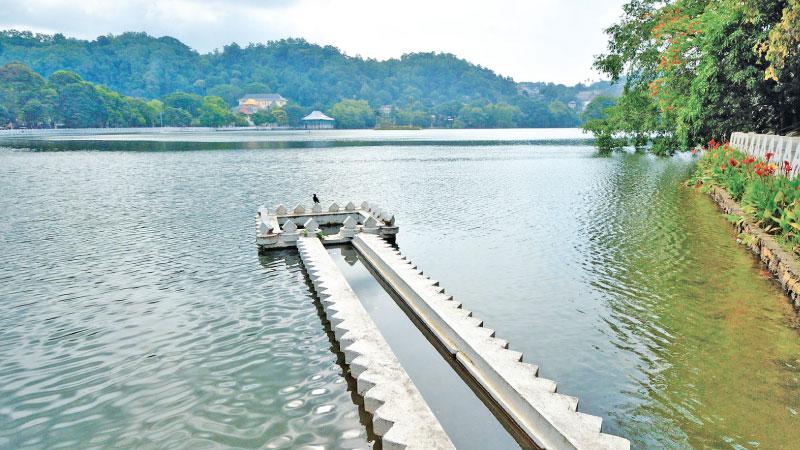 KIRI MUHUDA: A view of the Kandy Lake from the mouth of  the Sangaraja Mawatha