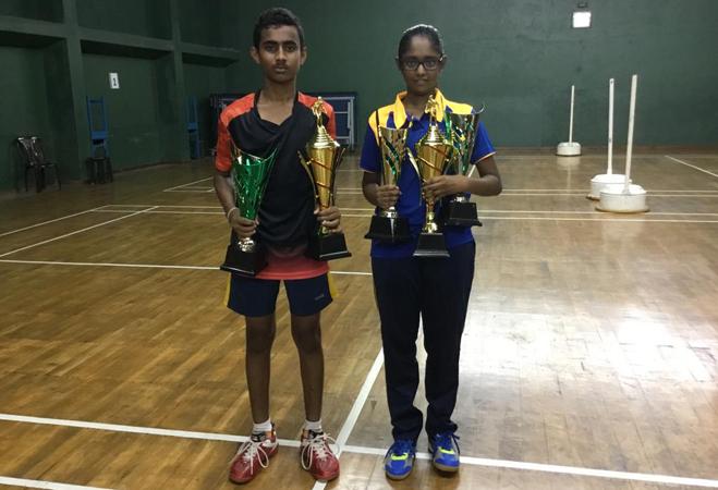 Sithum (left) and Ranudhi with their trophies
