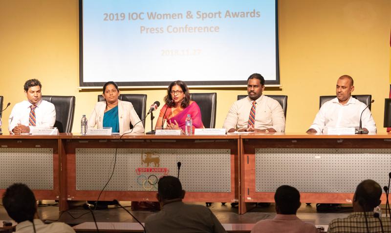 Niloo Jayatilake (Chairperson – Women’s Committee (NOC) addressing the media