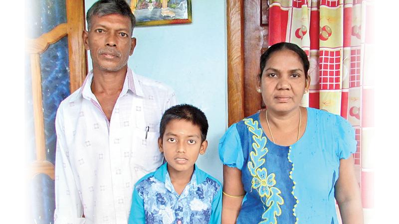  Seenu with his parents Sivalingam and Jayanthini
