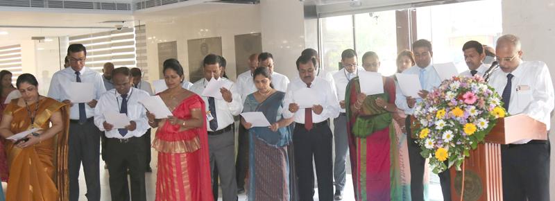 The staff taking the Government Service Oath with the Chief Executive Officer and General Manager N. Vasantha Kumar