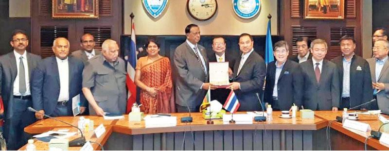 Minister John Amaratunga meeting with Executive Committee of the Thai Chamber of Commerce headed by its President, Kalin Sarasin    