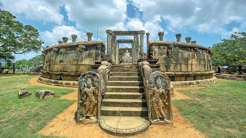 ELOQUENT EXPRESSIONS IN STONES: The Girihandu Seya Vatadage (circular image house) at Tiriyai