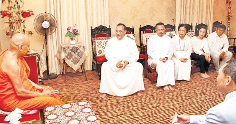 Speaker Jayasuriya receives the honorary title Sasana Keerthi Sri Deshabhimani, in Kandy