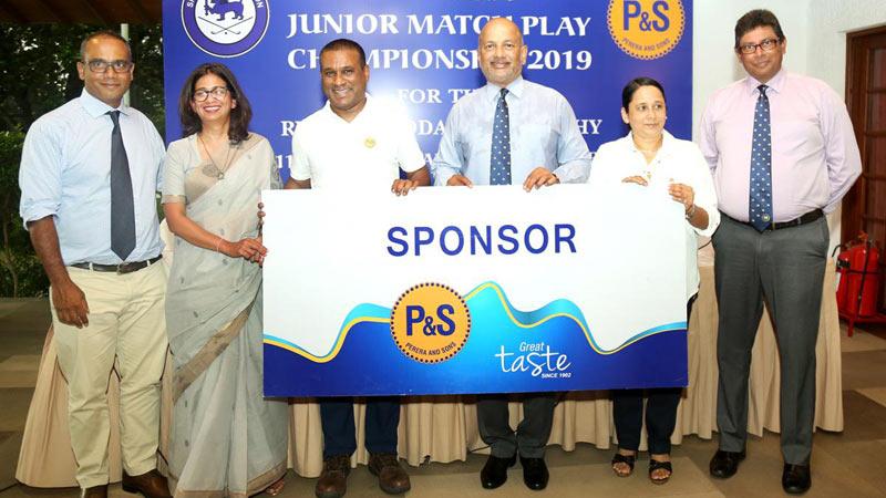 Gihan Perera (left) CEO, P & S, Air Chief Marshal Harsha Abeywickrama President Sri Lanka Golf and Ruvini Kariyawasan, Corporate Affairs Manager, P & S during the handing over of the sponsorship cheque    