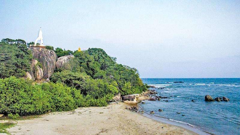 HISTORIC PLACE: The dagoba at the Samudragiri Viharaya of Lanka Patuna