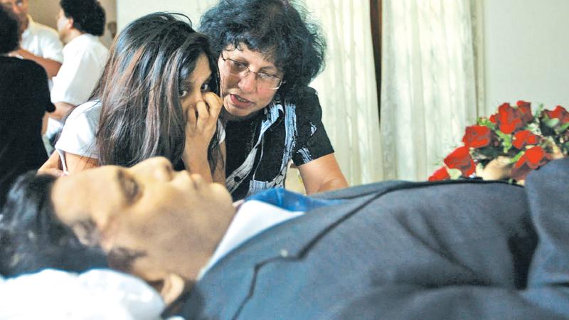 Lasantha Wickrematunge’s daughter Ahimsa  Wickrematunge at her  father’s funeral