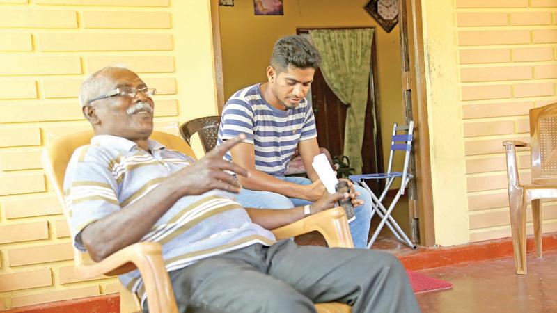 Robert (left) and Renoshan Lyon. Pix: Rukmal Gamage