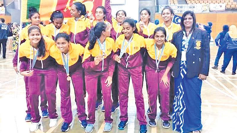 The Sri Lanka youth netball team comprising Tharushi Illangaratne (Captain Melani Wijesinghe, Dilani Perera, Vishmika Ratnayake, Aneesha Perera, Kavindi Randima Perera, Imasha Perera, Dimithri Guniyangoda, Ganya Senanayake, Dewana Randeni, Sajini Ratnayake and Kushalika Aluvihare along with coach Kumari Gamage  