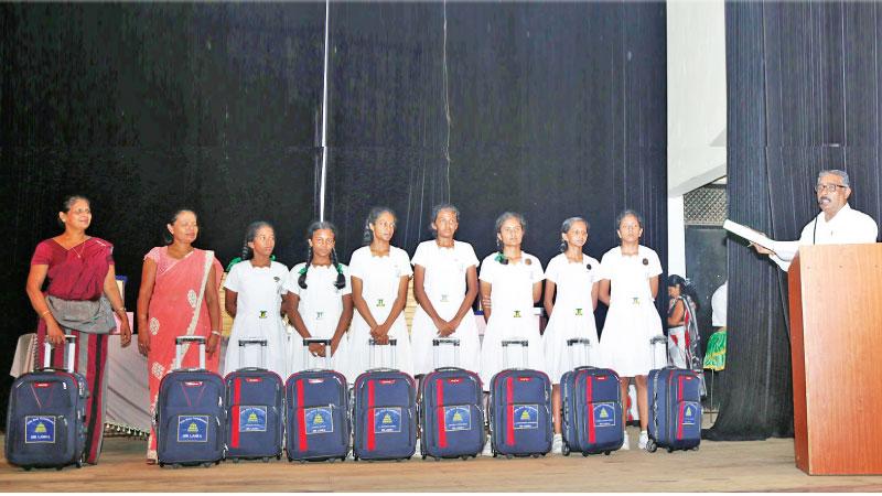 Gymnastic students with their bags. (Pix: Malan Karunarathne)