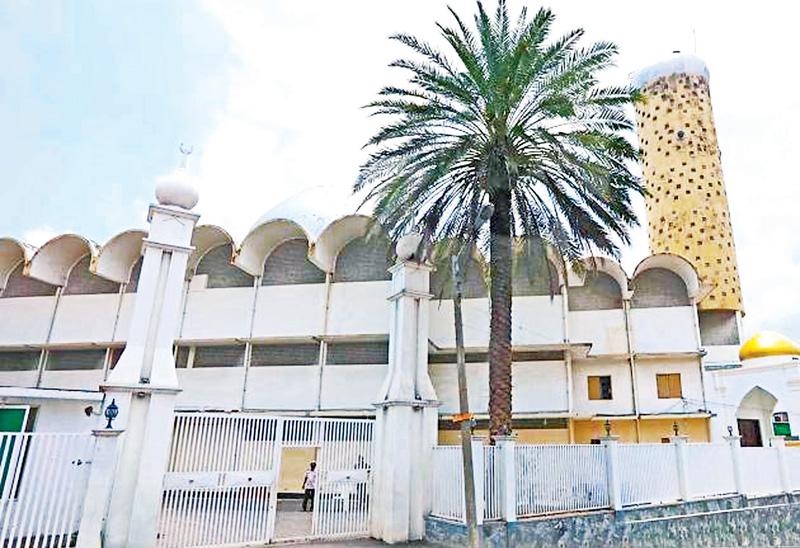 Main entrance to the Grand Mosque