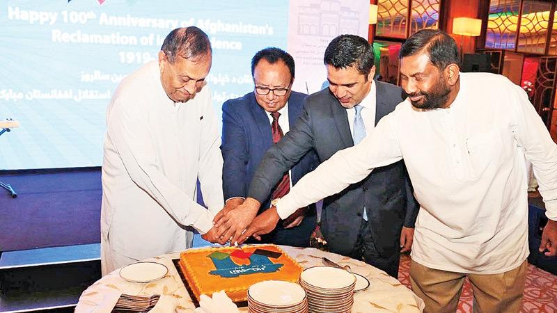 From Left: Minister Mohamed Hashim Abdul Haleem, Speaker Karu Jayasuriya, Ambassador M. Ashraf Haidari and Minister Daya Gamage at the ceremony.