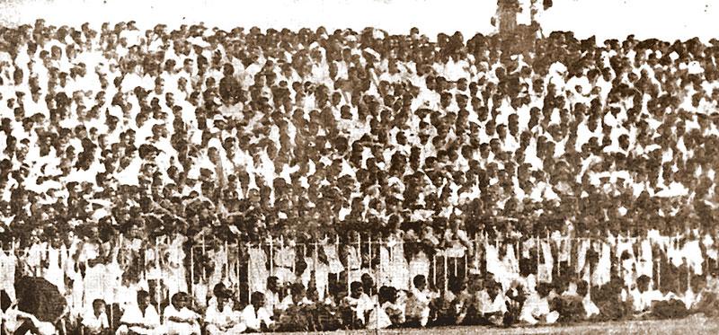 The mammoth crowd at the Sugathadasa Stadium
