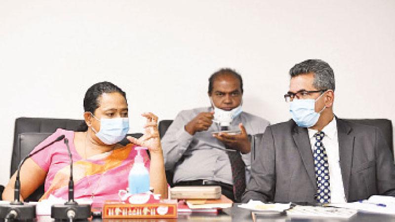 Health Minister Pavithra Wanniarachchi and Health Ministry Secretary Major General (Dr.) Sanjeewa Munasinghe at the meeting.