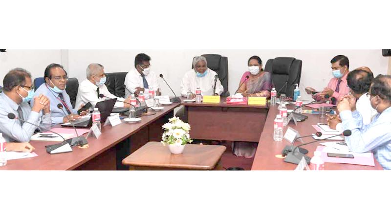 Health Minister Pavithra Wanniarachchi and North Central Province Governor Mahipala Herath with health and North Central Province officials at the discussion.