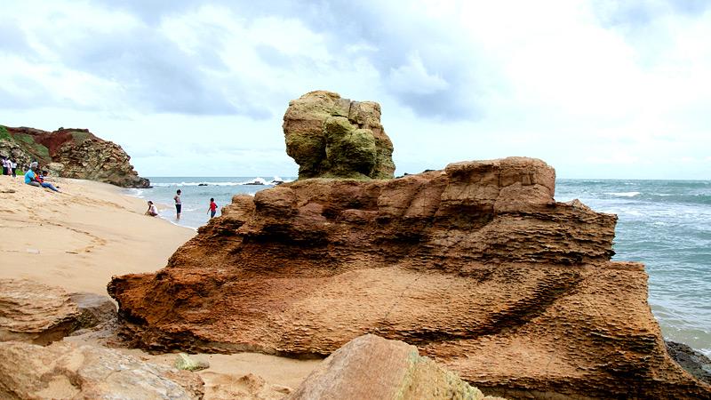  Weather beaten limestone boulders, a striking feature at the Ussangoda beach   