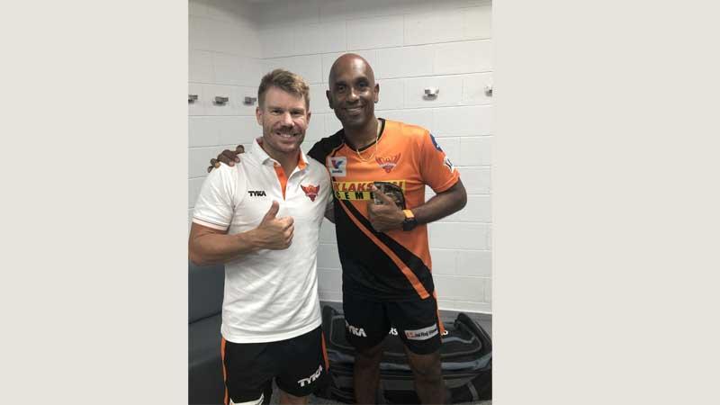 Mario Villavarayen with David Warner