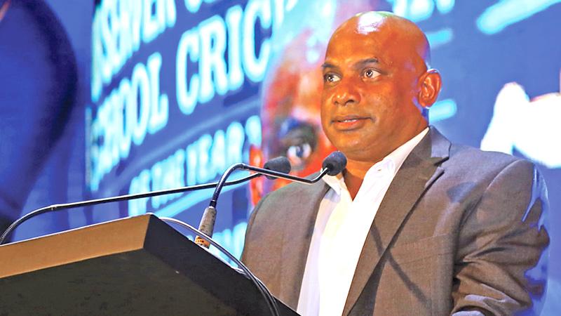 Sanath Jayasuriya addresses budding school cricketers at the Observer-SLT Mobitel Cricketer Awards