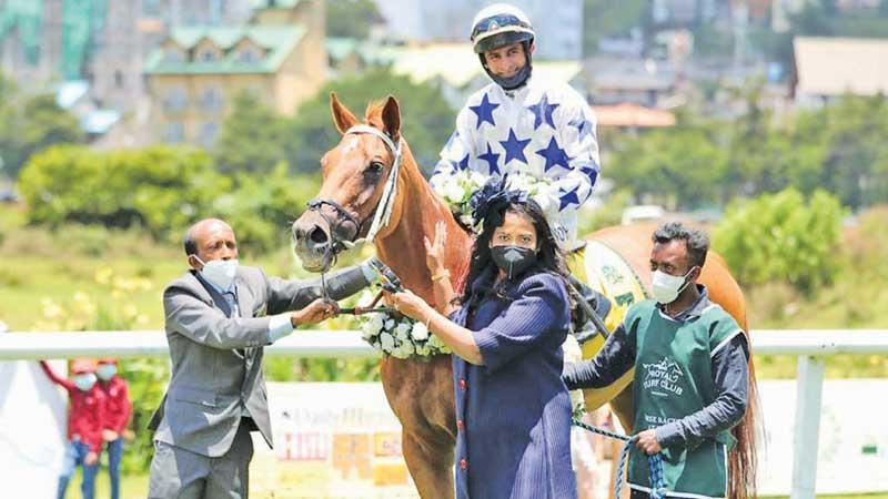 The winner Alcazaba with jockey Chinoy and trainer SD Mahesh with its Edwards Stables owner