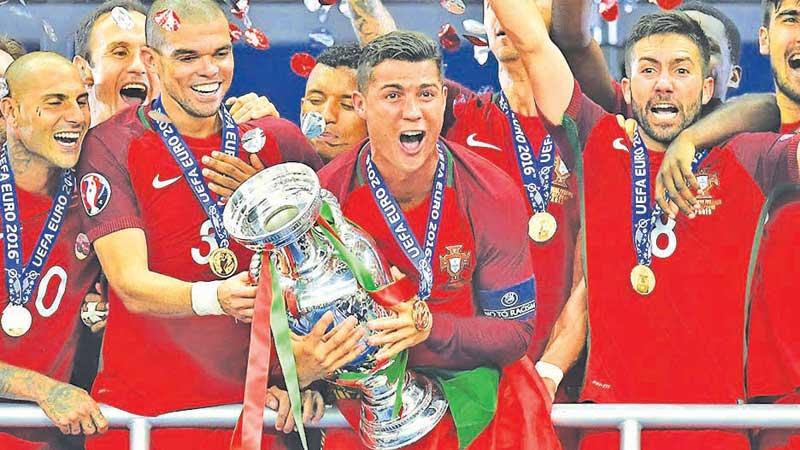 Flashback 2016: Champions Portugal celebrate winning the Euro Cup