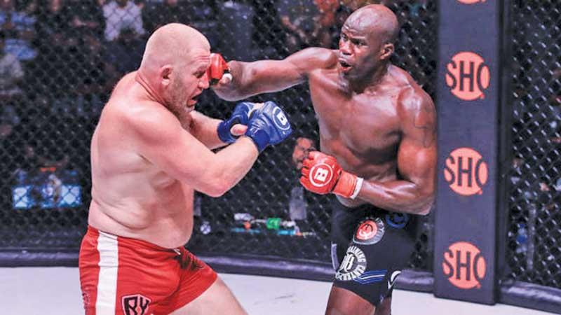 Cheick Kongo lands one on Sergei Kharitonov