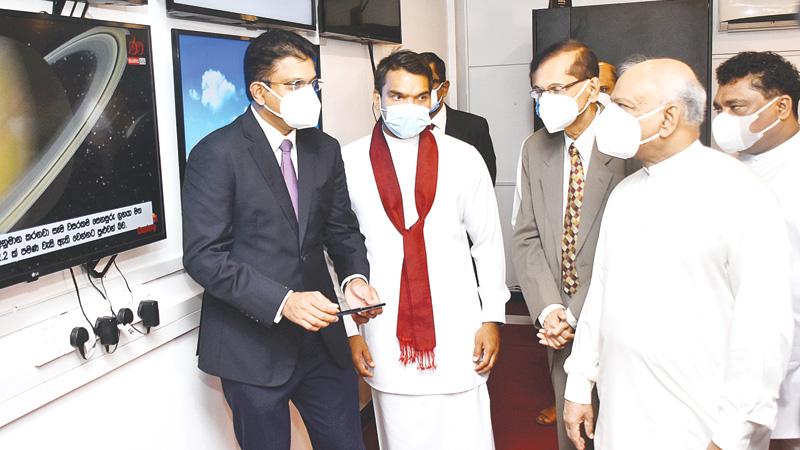 From left: Chief Executive, Dialog Axiata, Supun Weerasinghe, Minister of Youth and Sports and the State Minister of Digital Technology and Enterprise Development, Namal Rajapaksa, Foreign Minister Prof. G. L. Peiris,  State Minister of Women and Child Development, Preschools and Primary Education, School Infrastructure and Education Services, Piyal Nishantha de Silva and Minister of Education Dinesh Gunawardena at the launch