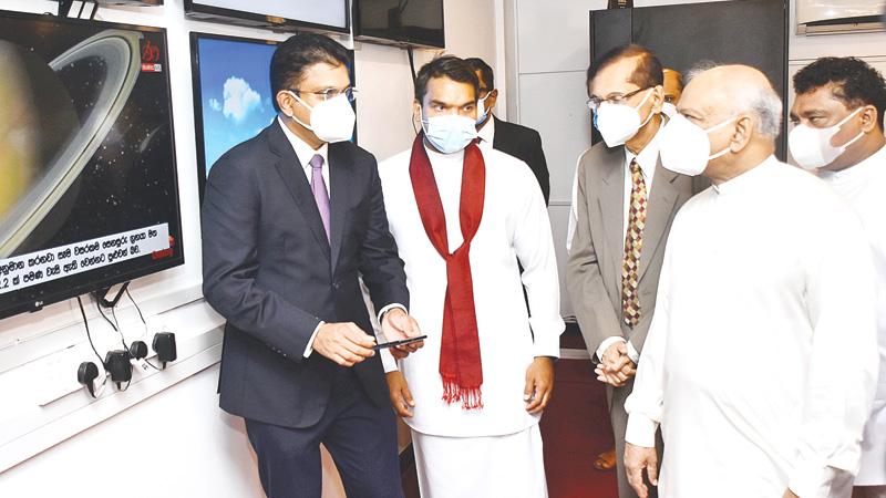 From left: Chief Executive, Dialog Axiata, Supun Weerasinghe, Minister of Youth and Sports and the State Minister of Digital Technology and Enterprise Development, Namal Rajapaksa, Foreign Minister Prof. G. L. Peiris, State Minister of Women and Child Development, Preschools and Primary Education, School Infrastructure and Education Services, Piyal Nishantha de Silva and Minister of Education Dinesh Gunawardena at the launch